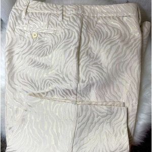 Knee length Gold and Cream dress shorts in a Size 12